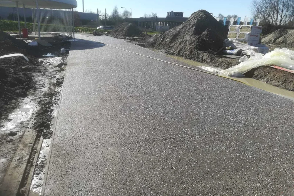 Roos Groep - Project - Uitgewassen beton bij BlueChem in Antwerpen