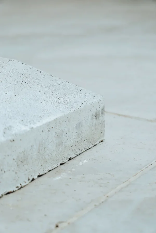 Roos Groep - Prefab beton - Beschermelement type Hoogeveen grijsbeton 40x40x100