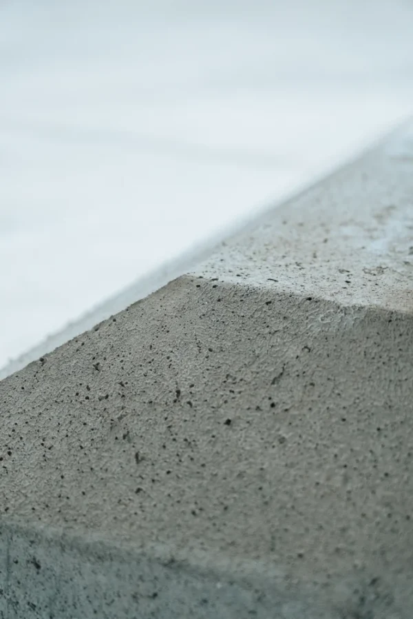Roos Groep - Prefab beton - Beschermelement type Hoogeveen grijsbeton 40x40x100