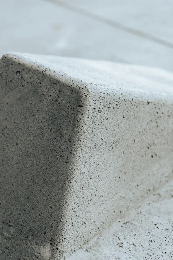 Roos Groep - Prefab beton - Schampblok 60x50x40