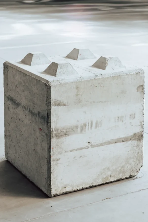 Roos Groep - Prefab beton - Stapelblok met nop 80x80x80
